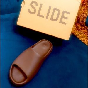 Brand new never worn.. size 10.. fits a man that wears a size 9.. color is Soot